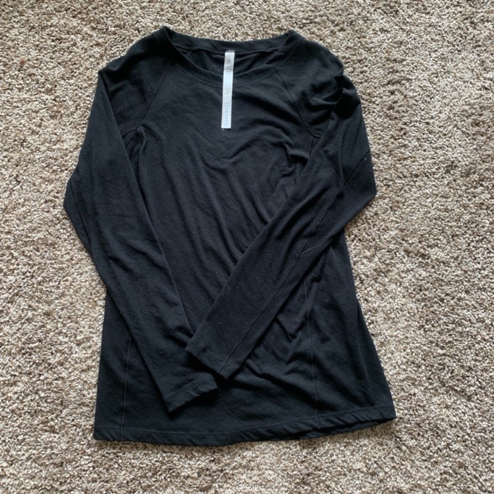 NWOT Lululemon Top Women’s 6